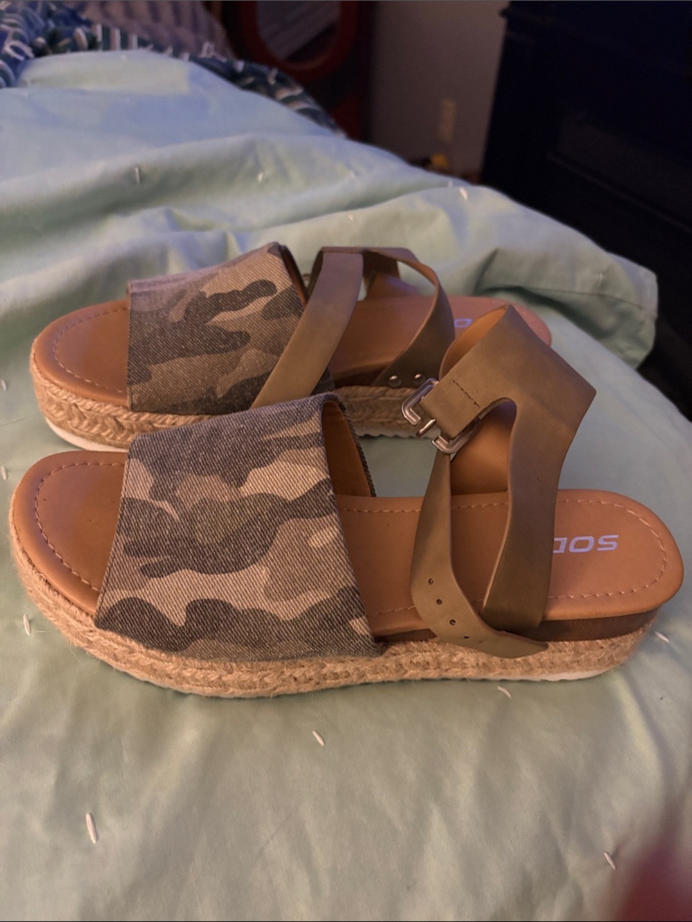 Women’s Camouflage Espadrille Sandals - Olive Green size 10